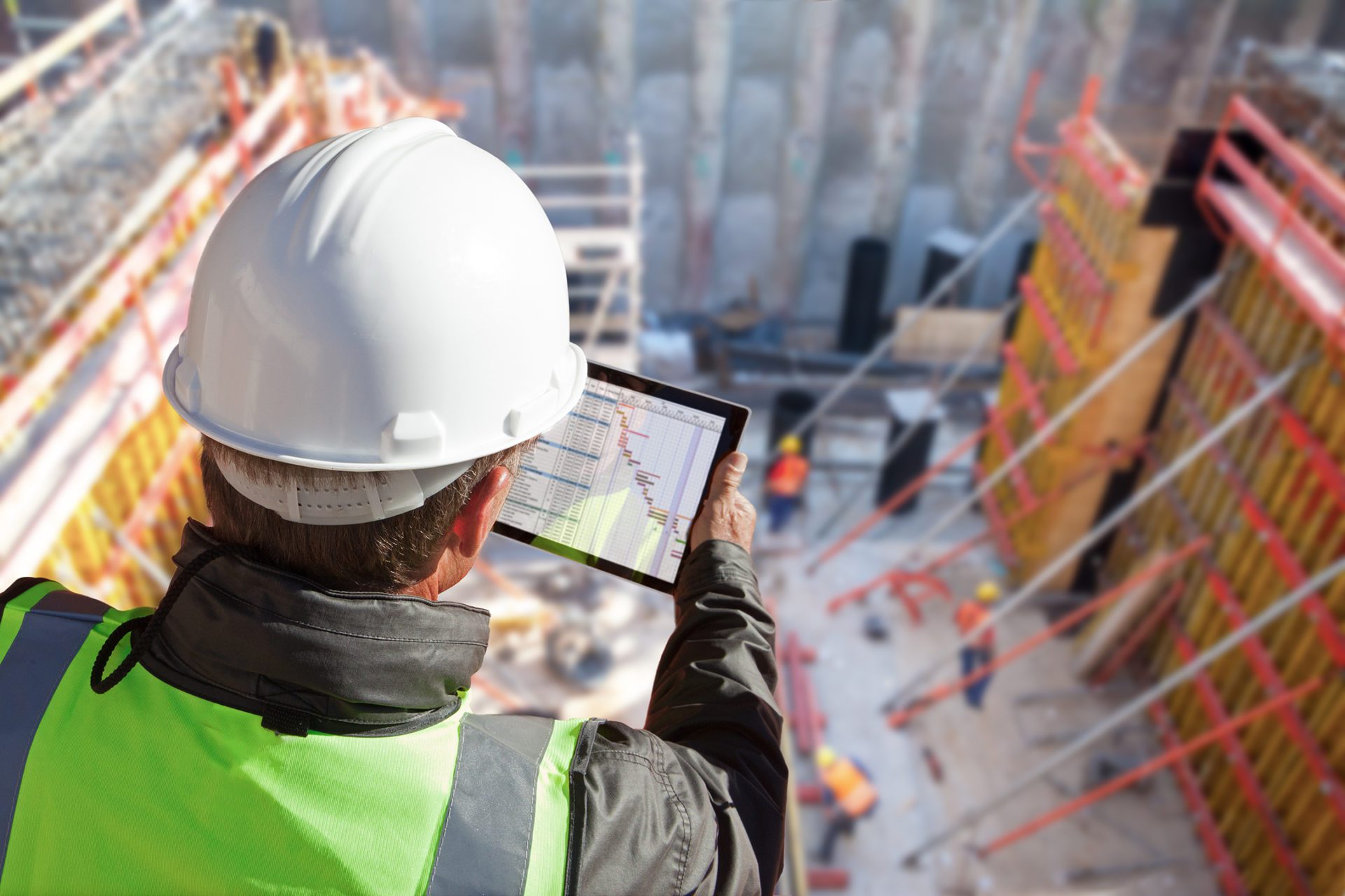 Image of an construction engineer in a hard hat